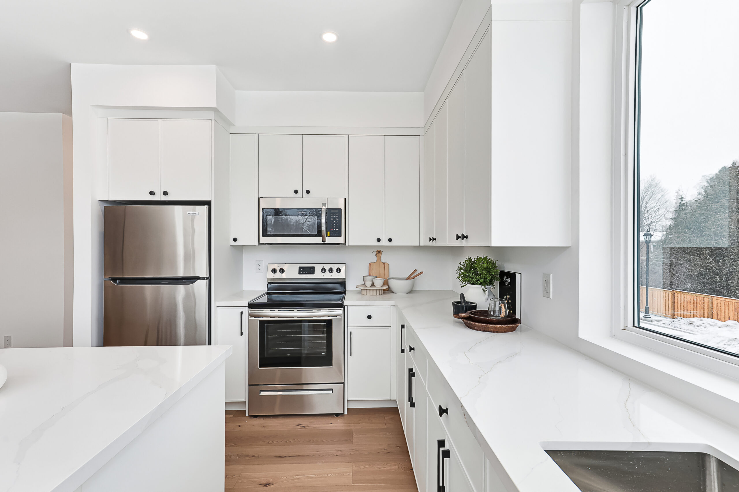 Kitchen cabinetry and appliances